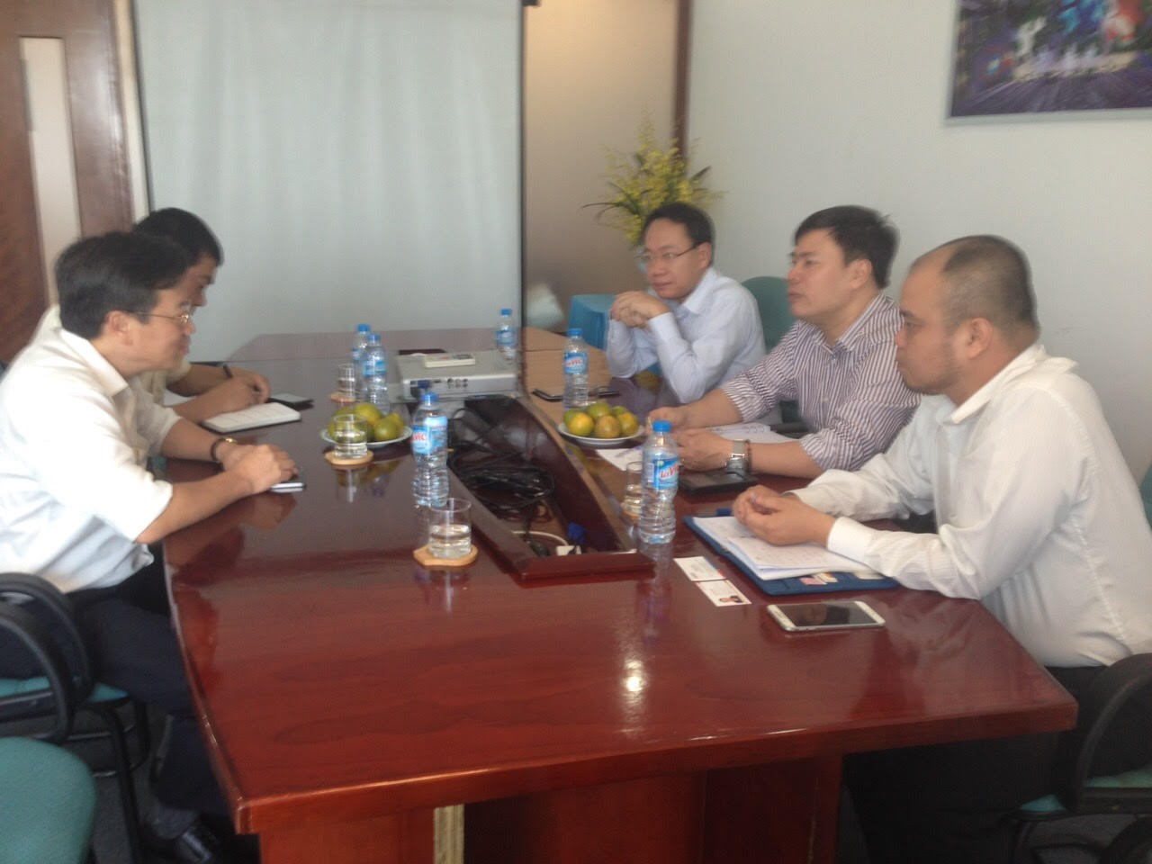 Ban lãnh đạo Tập đoàn AsiaInvest tiếp đón và làm việc với Đoàn công tác của VNREA